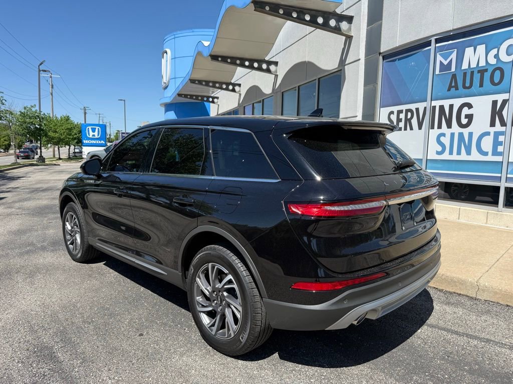 Used 2025 Lincoln Corsair AWD image 11