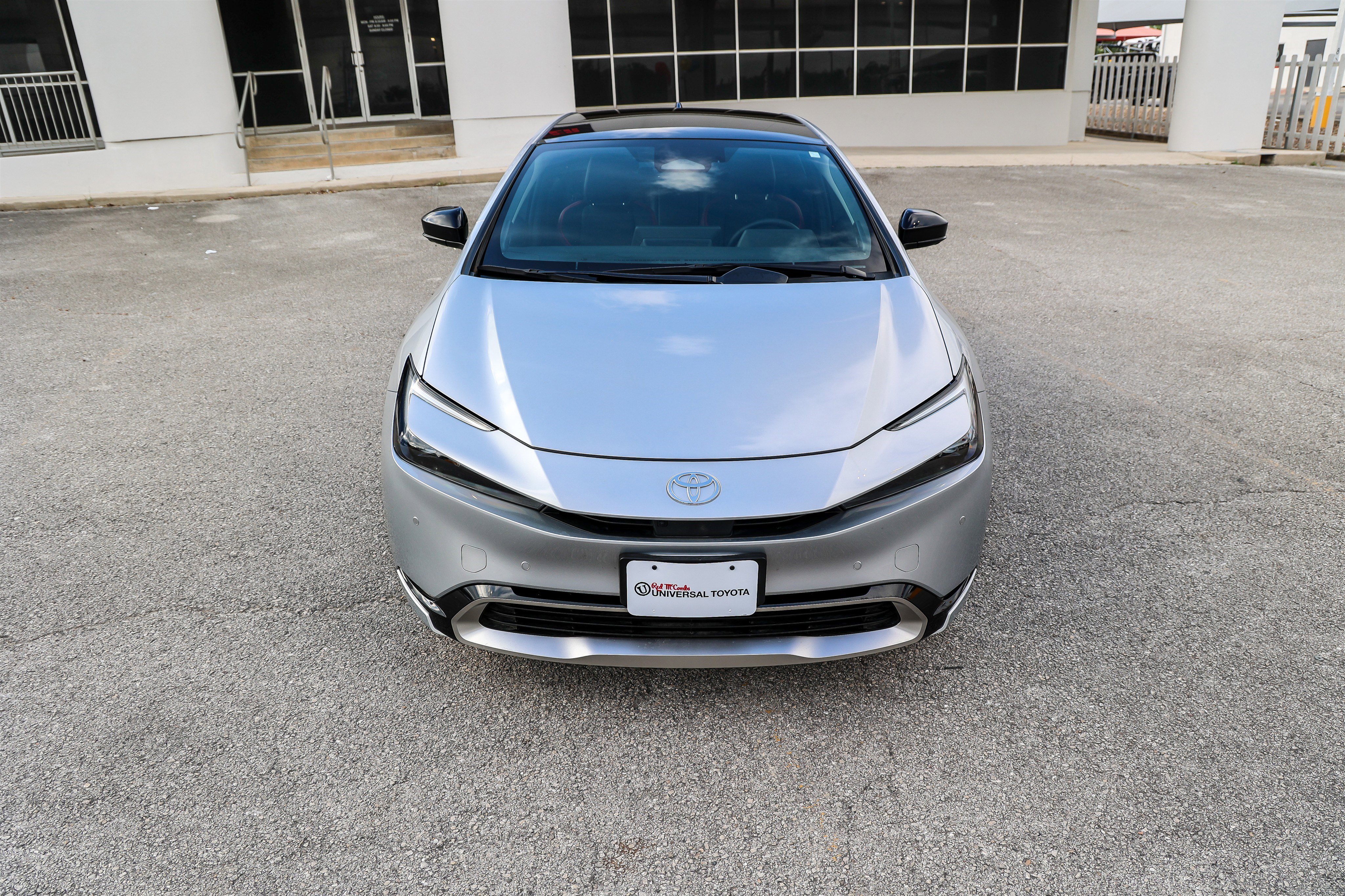 Used 2024 Toyota Prius Prime Premium w/ Advanced Technology Package FWD image 4