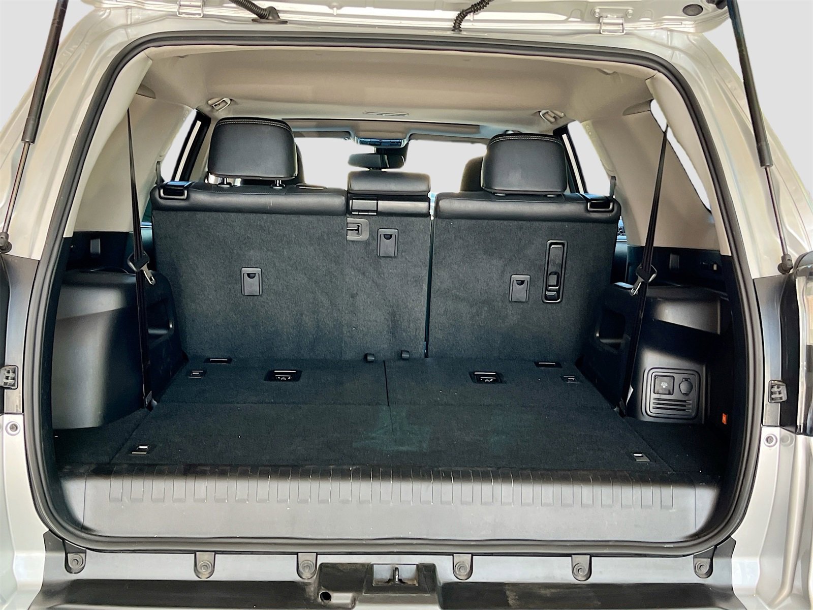 Used 2023 Toyota 4Runner Limited image 28