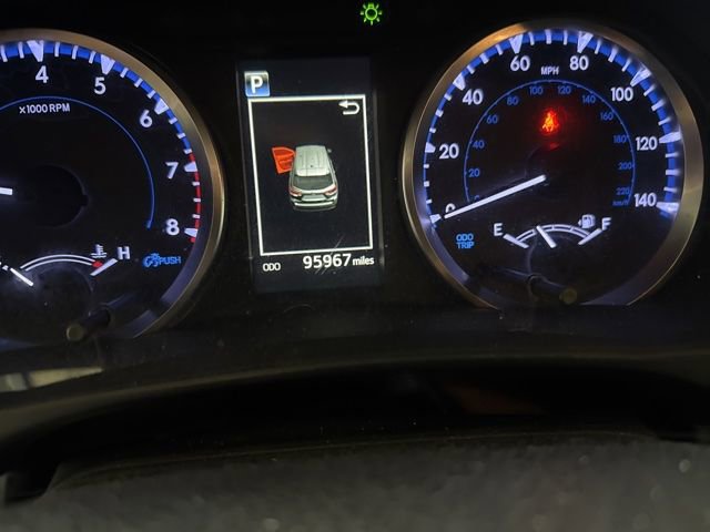 Used 2019 Toyota Highlander LE AWD/4WD image 4