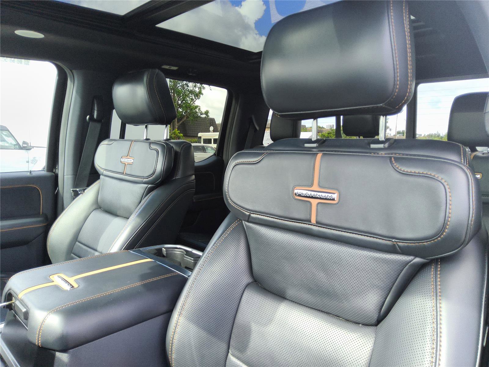 Used 2024 Ford F350 Platinum w/ Tremor Off-Road Package image 15