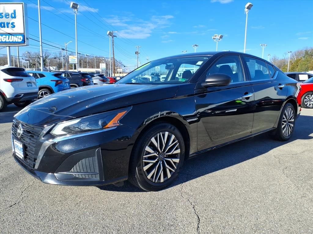 Used 2024 Nissan Altima 2.5 SV image 8