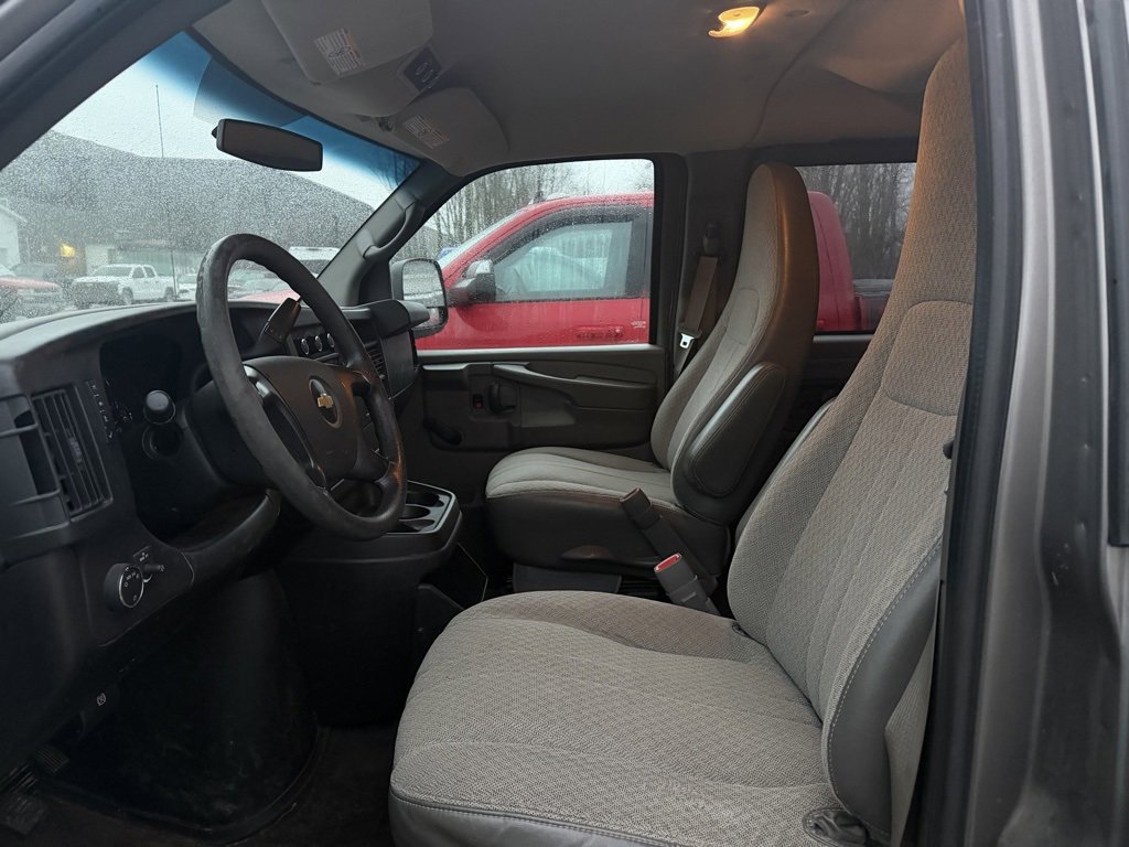 Used 2010 Chevrolet Express 2500 LS image 6