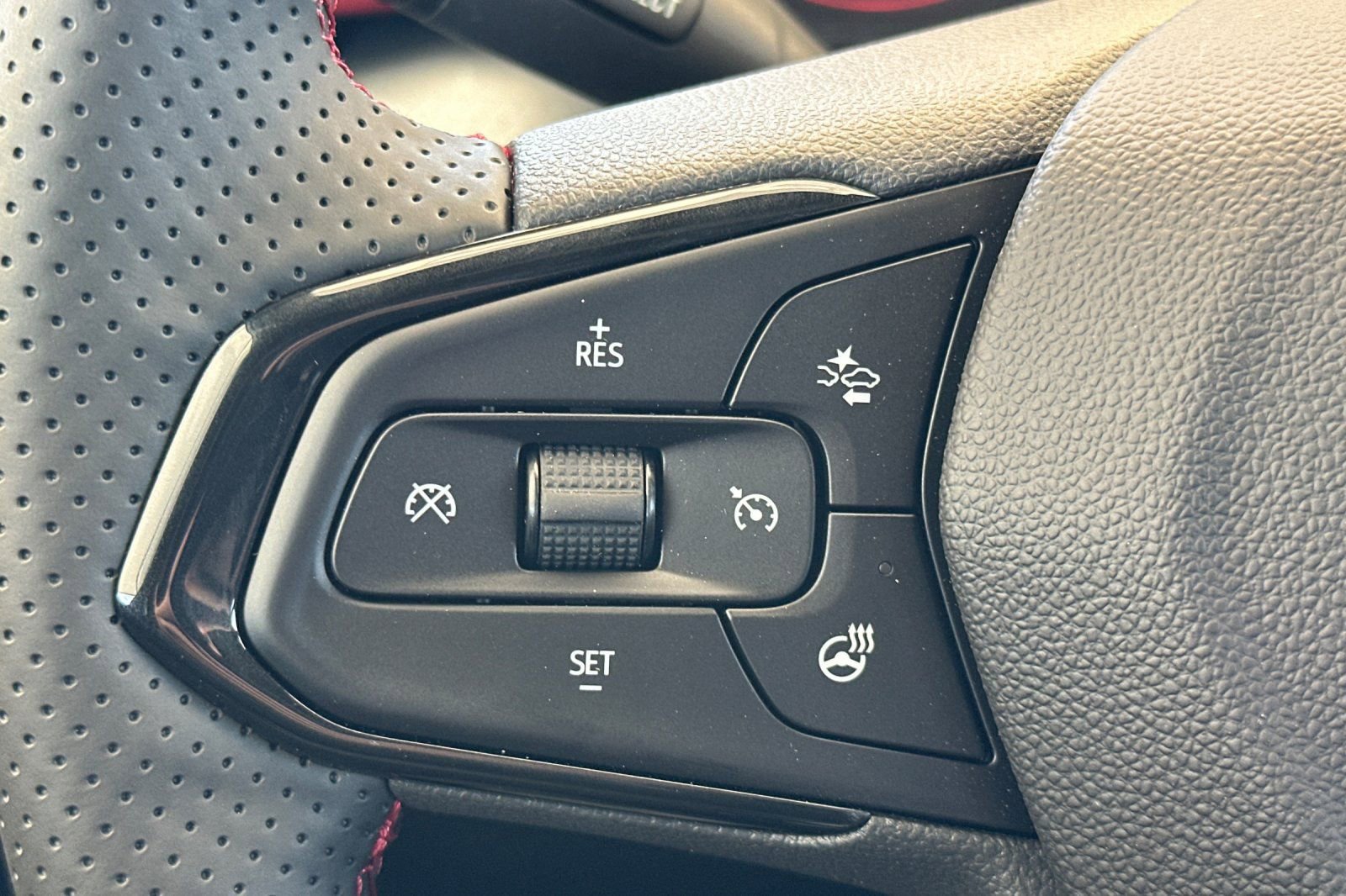 New 2026 Chevrolet Trax RS w/ Driver Confidence Package image 25