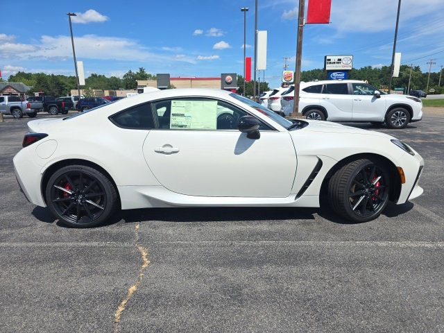 New 2025 Toyota GR86 image 2