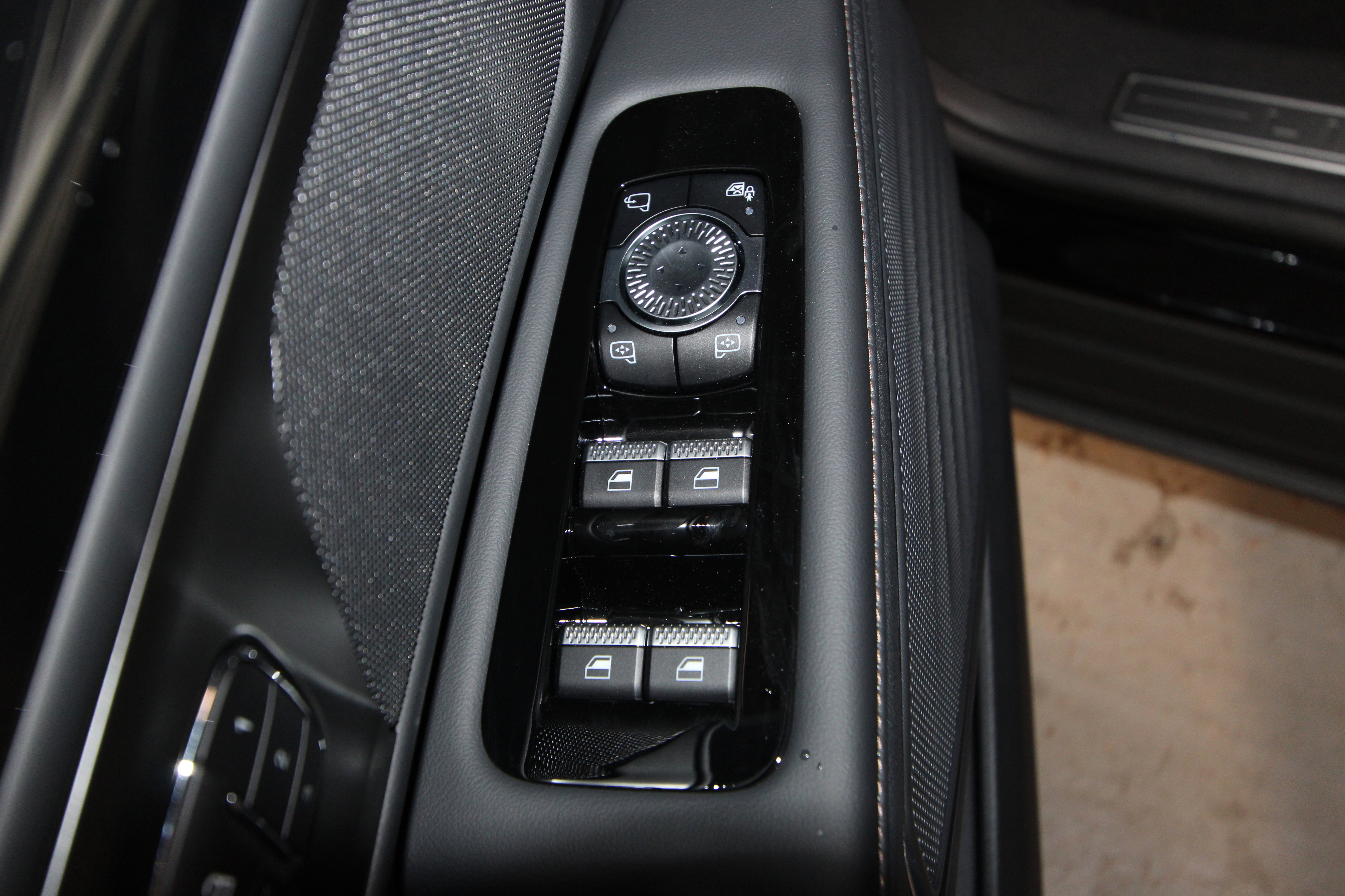 New 2026 Lincoln Nautilus Premier image 5