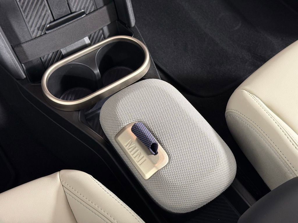 Certified 2025 MINI Cooper 2-Door Hardtop image 17