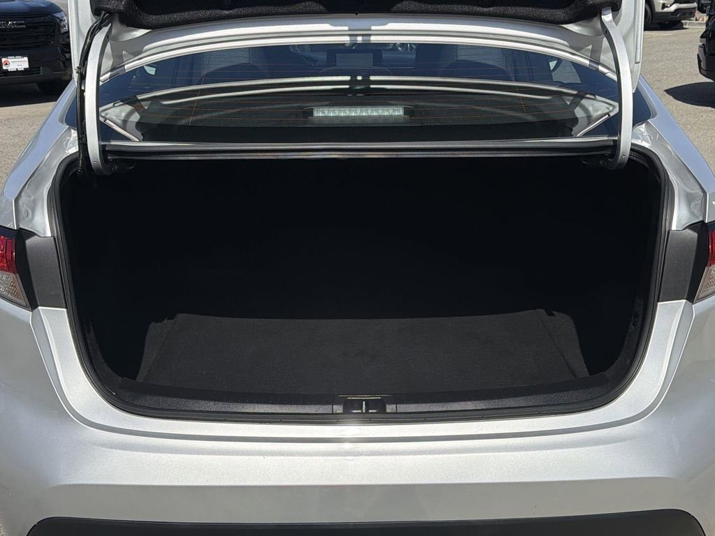 Used 2025 Toyota Corolla LE image 24