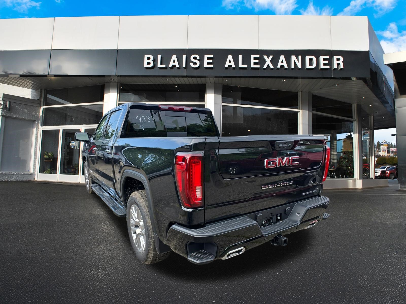 New 2026 GMC Sierra 1500 Denali w/ Technology Package AWD/4WD image 7