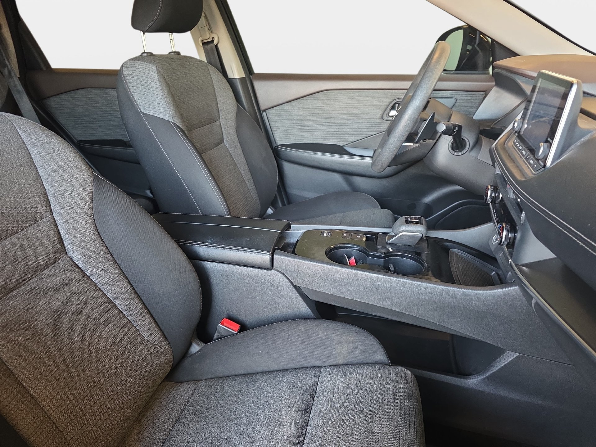 Used 2023 Nissan Rogue SV FWD image 9