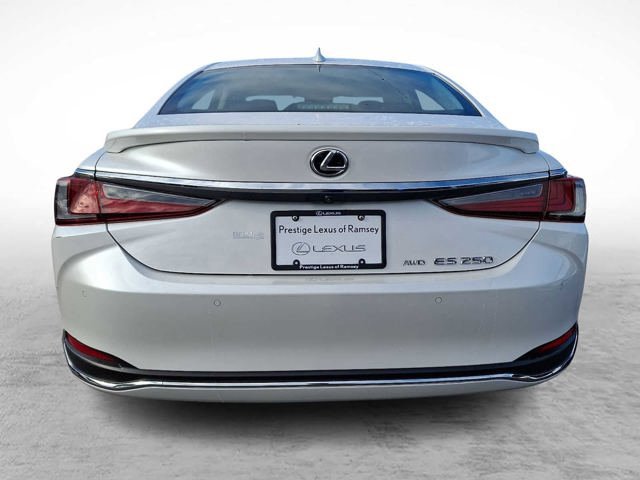 Certified 2023 Lexus ES 250 w/ Premium Package AWD/4WD image 5