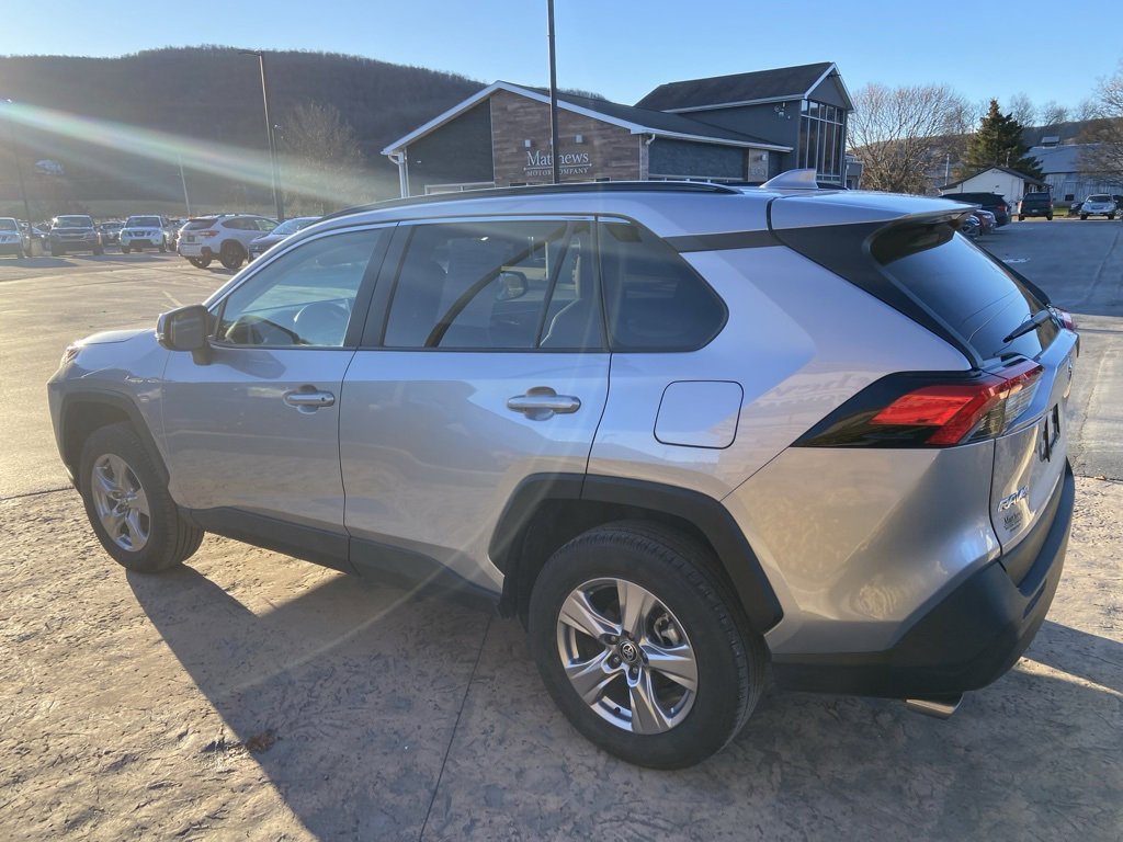 Used 2025 Toyota RAV4 XLE image 7