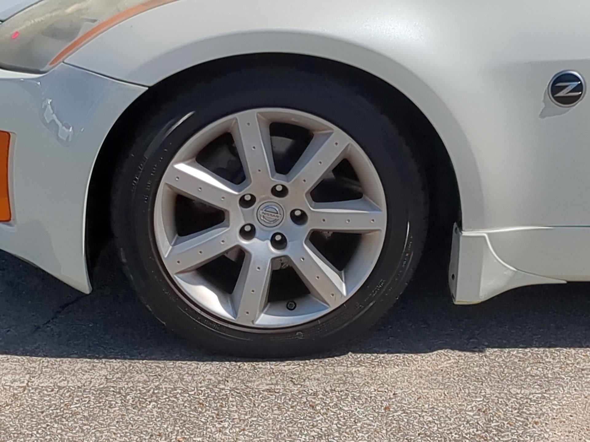 Used 2005 Nissan 350Z Touring image 10