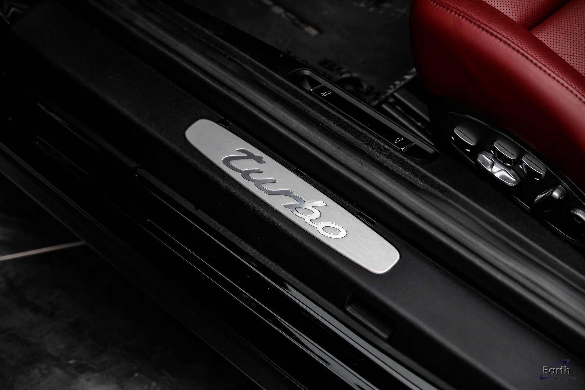 Used 2019 Porsche 911 Turbo image 41