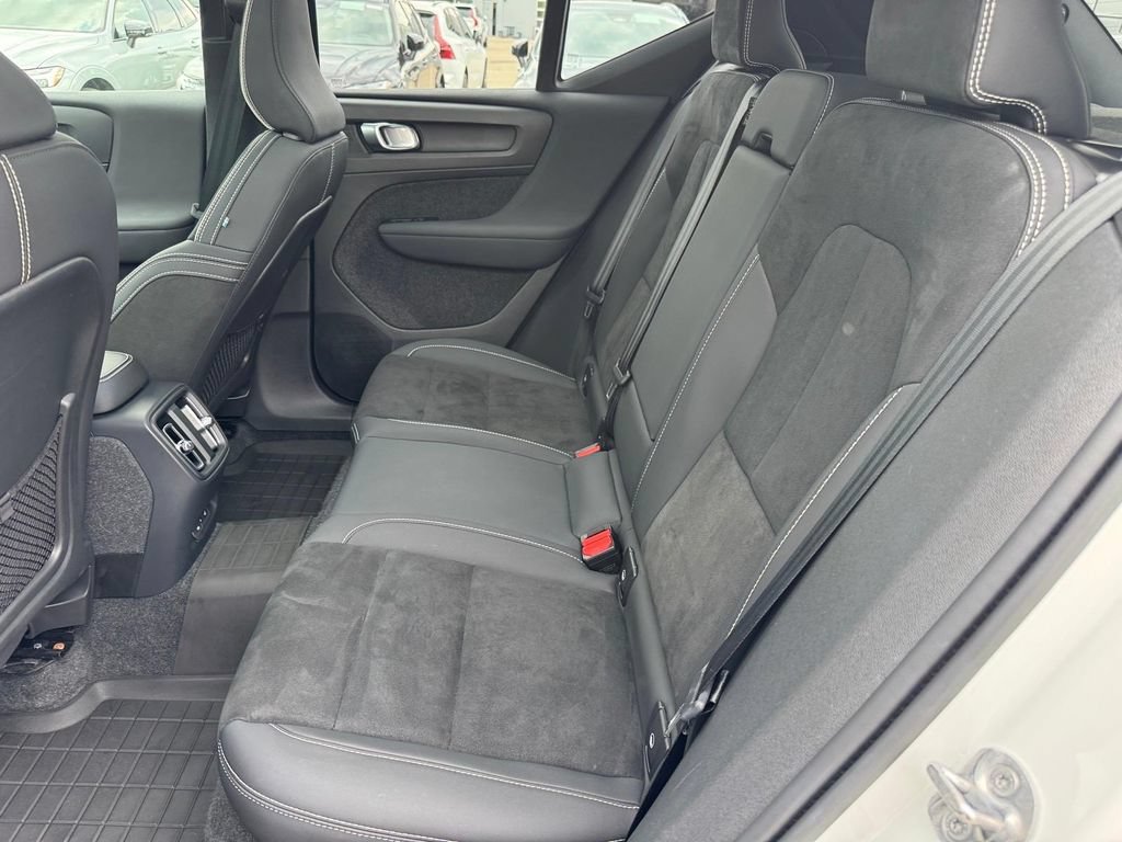 Certified 2023 Volvo XC40 Recharge Ultimate w/ Protection Package Premier AWD/4WD image 9