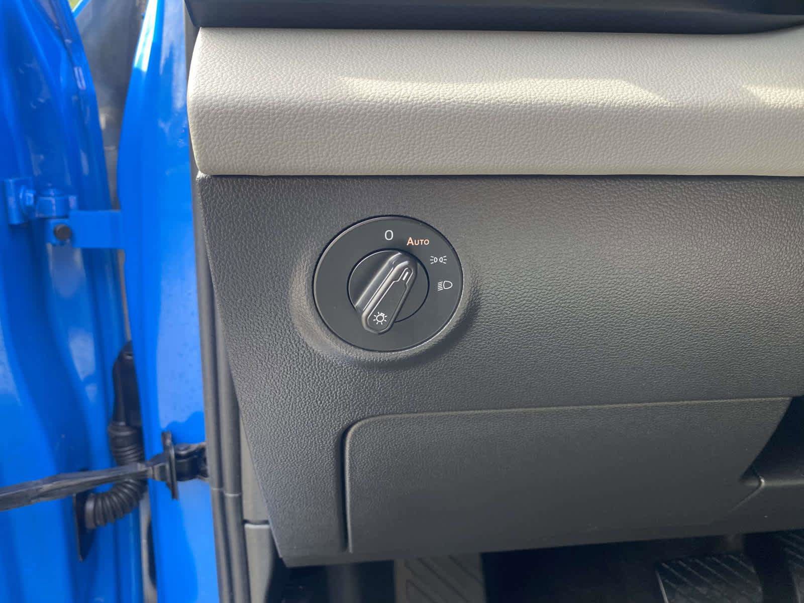 Certified 2022 Volkswagen Taos SE AWD/4WD image 12