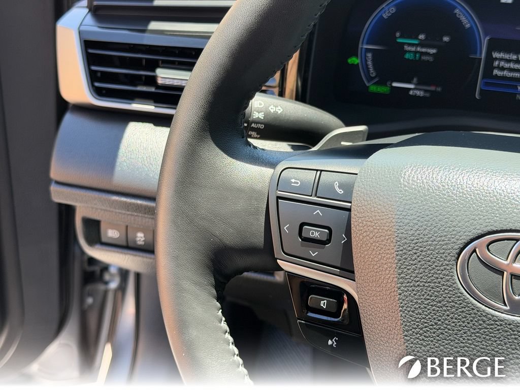 Used 2025 Toyota Camry XSE FWD image 17