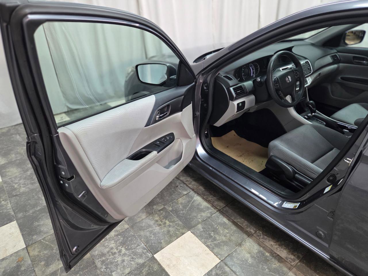 Used 2015 Honda Accord LX image 9
