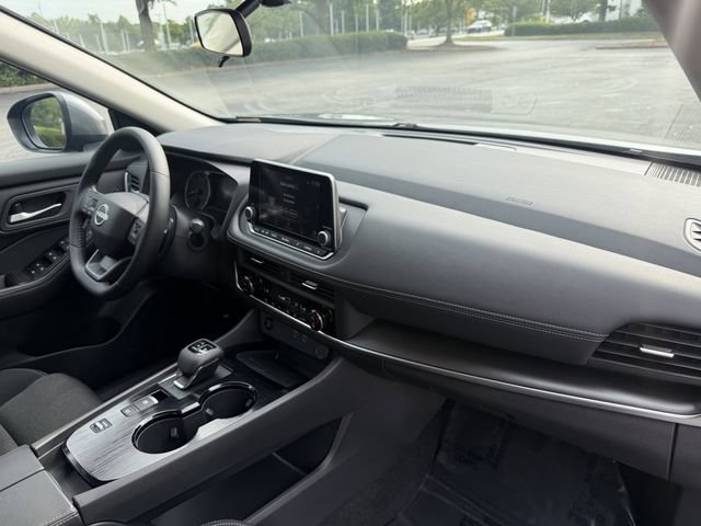 Used 2026 Nissan Rogue SV FWD image 30