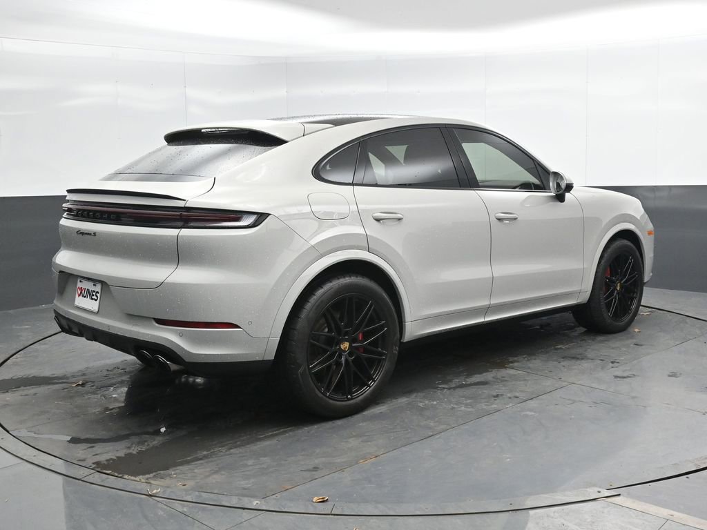 Used 2024 Porsche Cayenne S image 4