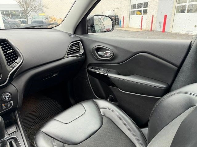 Used 2020 Jeep Cherokee Latitude Plus image 19