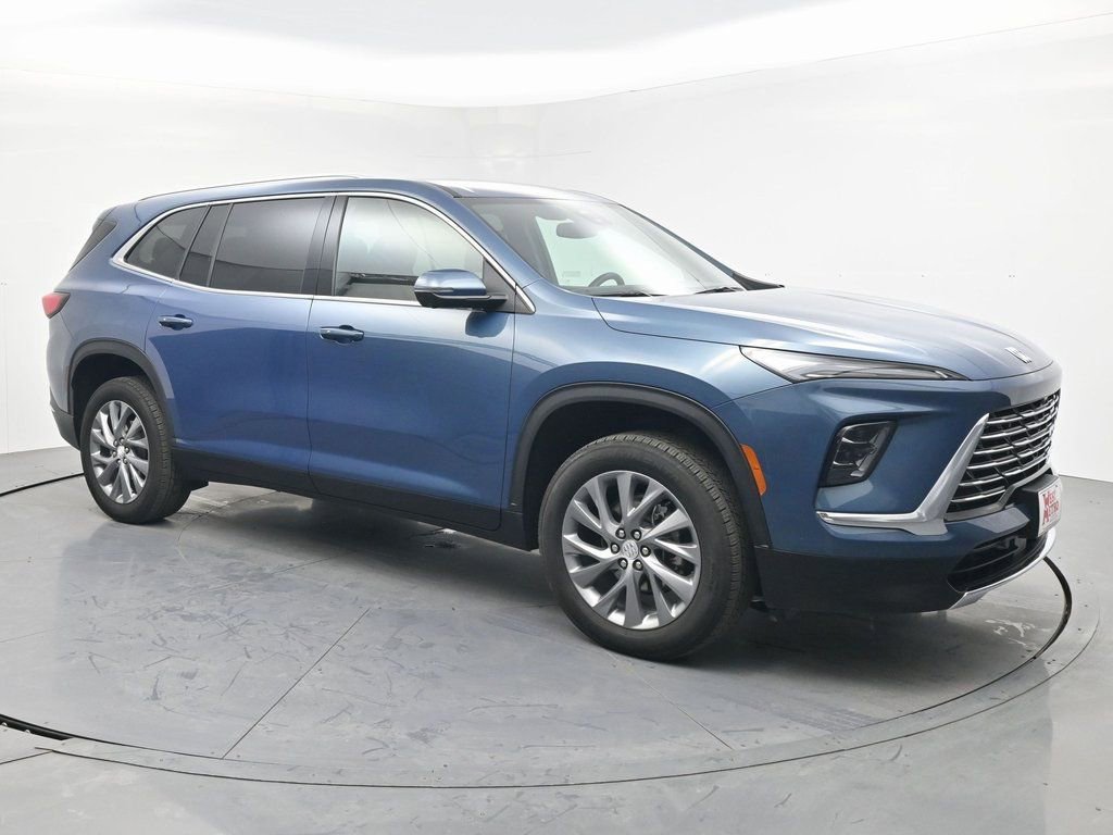Used 2025 Buick Enclave Preferred AWD/4WD image 7