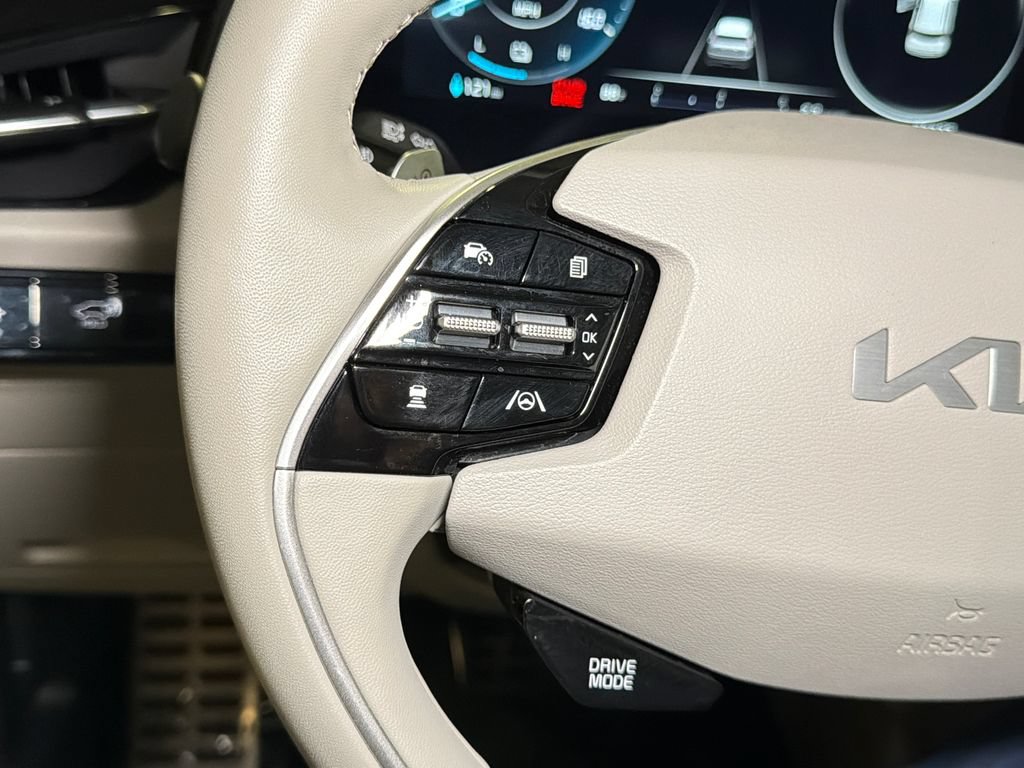 Certified 2023 Kia Niro Wave FWD image 28
