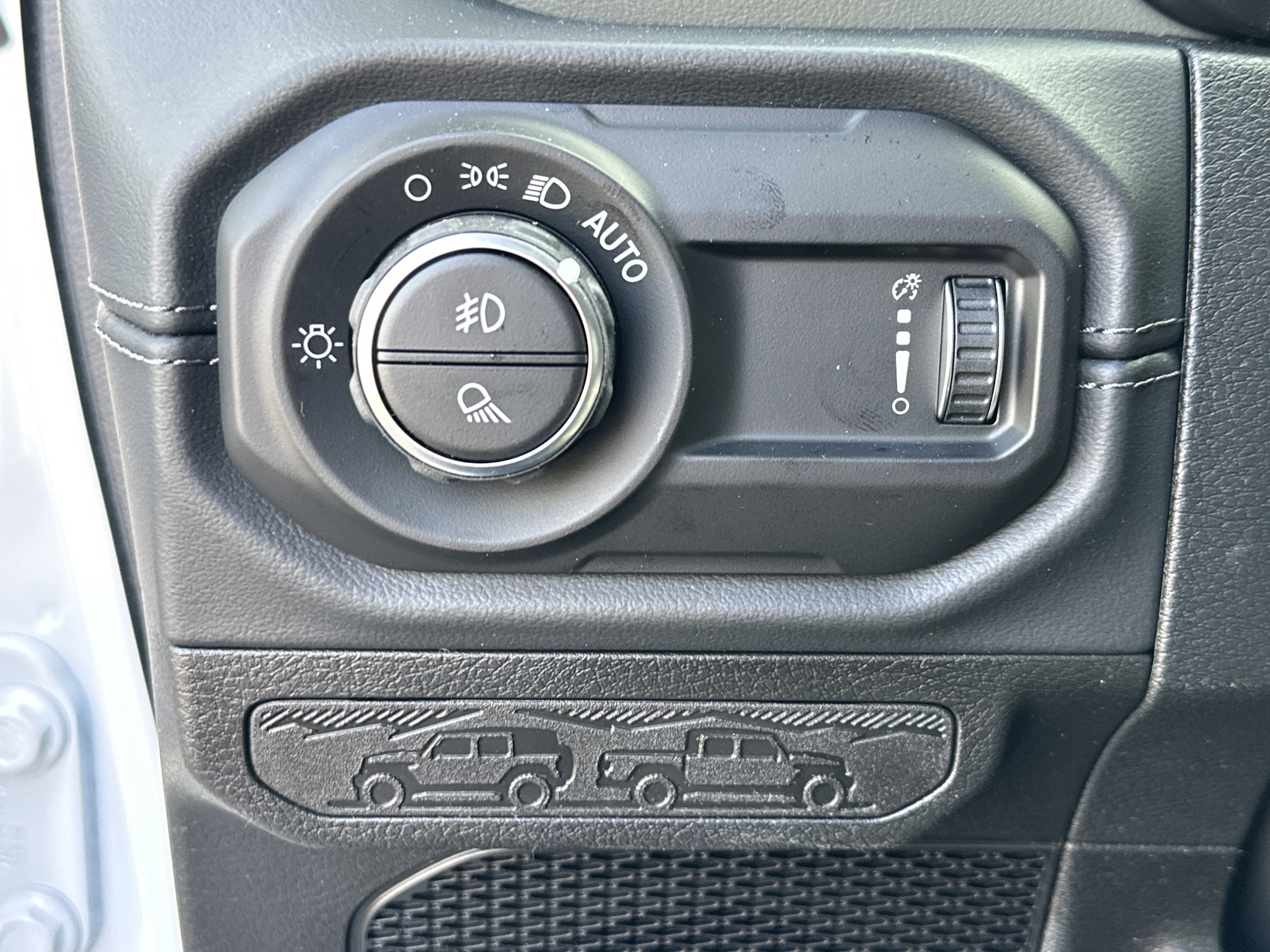 New 2026 Jeep Gladiator Mojave image 13