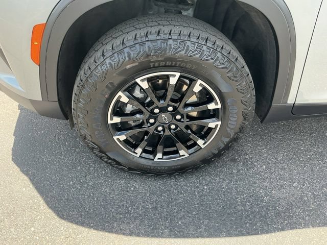 Used 2025 Chevrolet Traverse Z71 AWD/4WD image 9