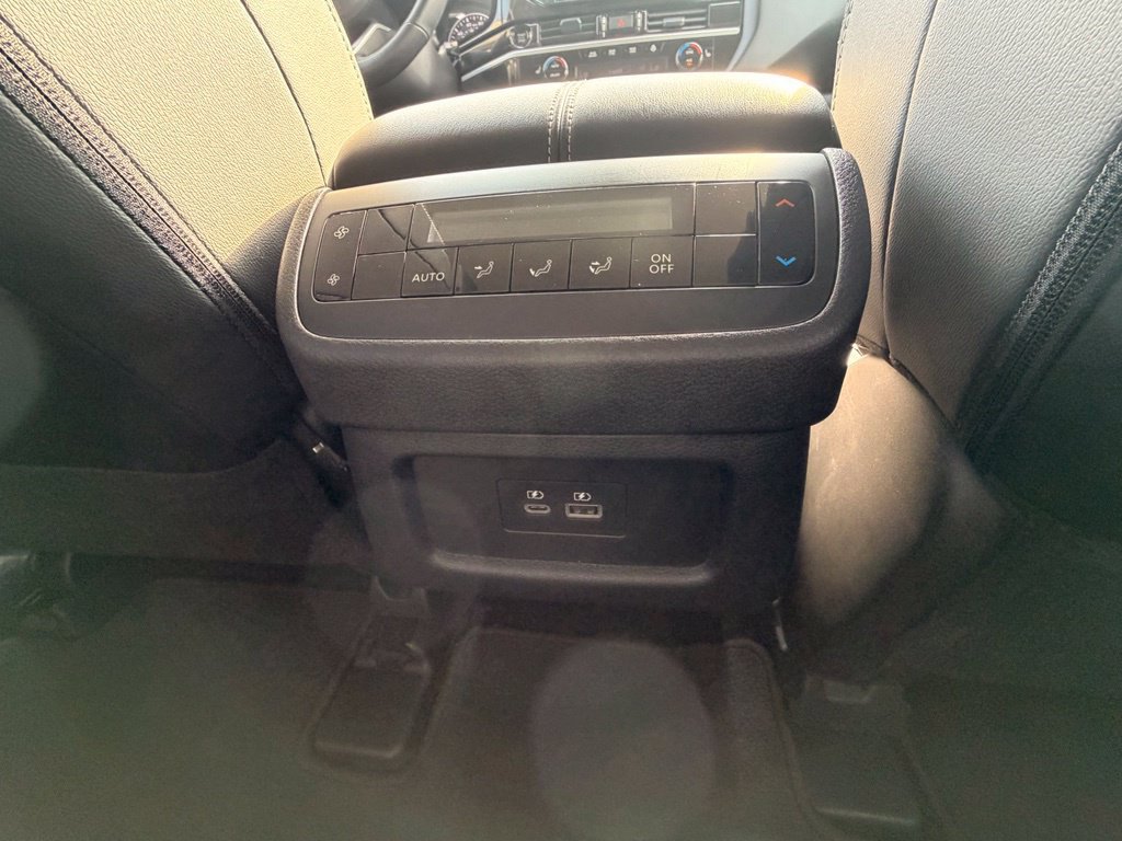 Certified 2025 Nissan Pathfinder SL FWD image 19