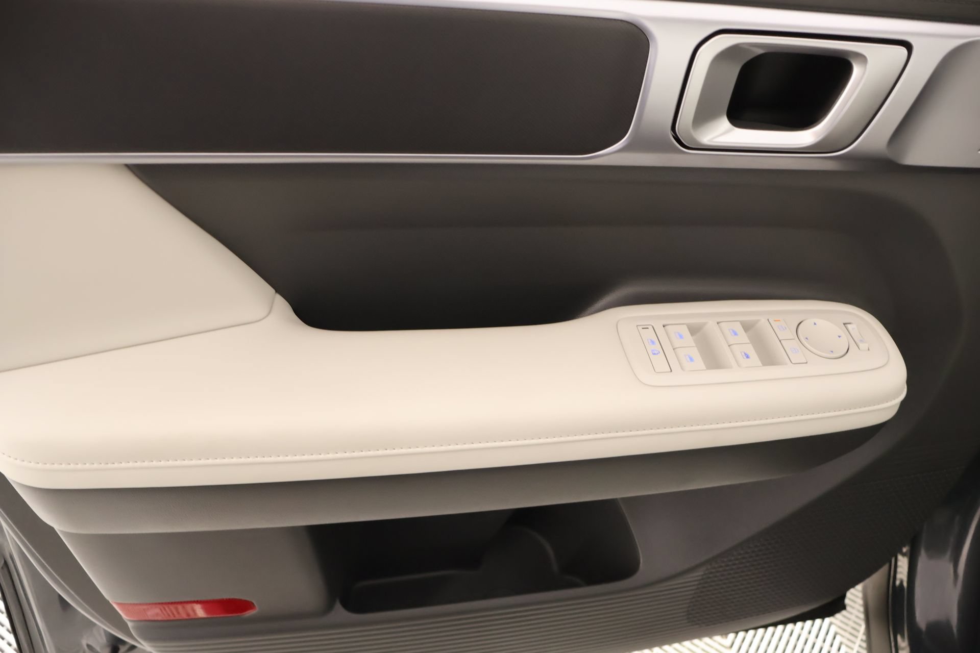 Certified 2026 Hyundai Santa Fe SEL FWD image 14
