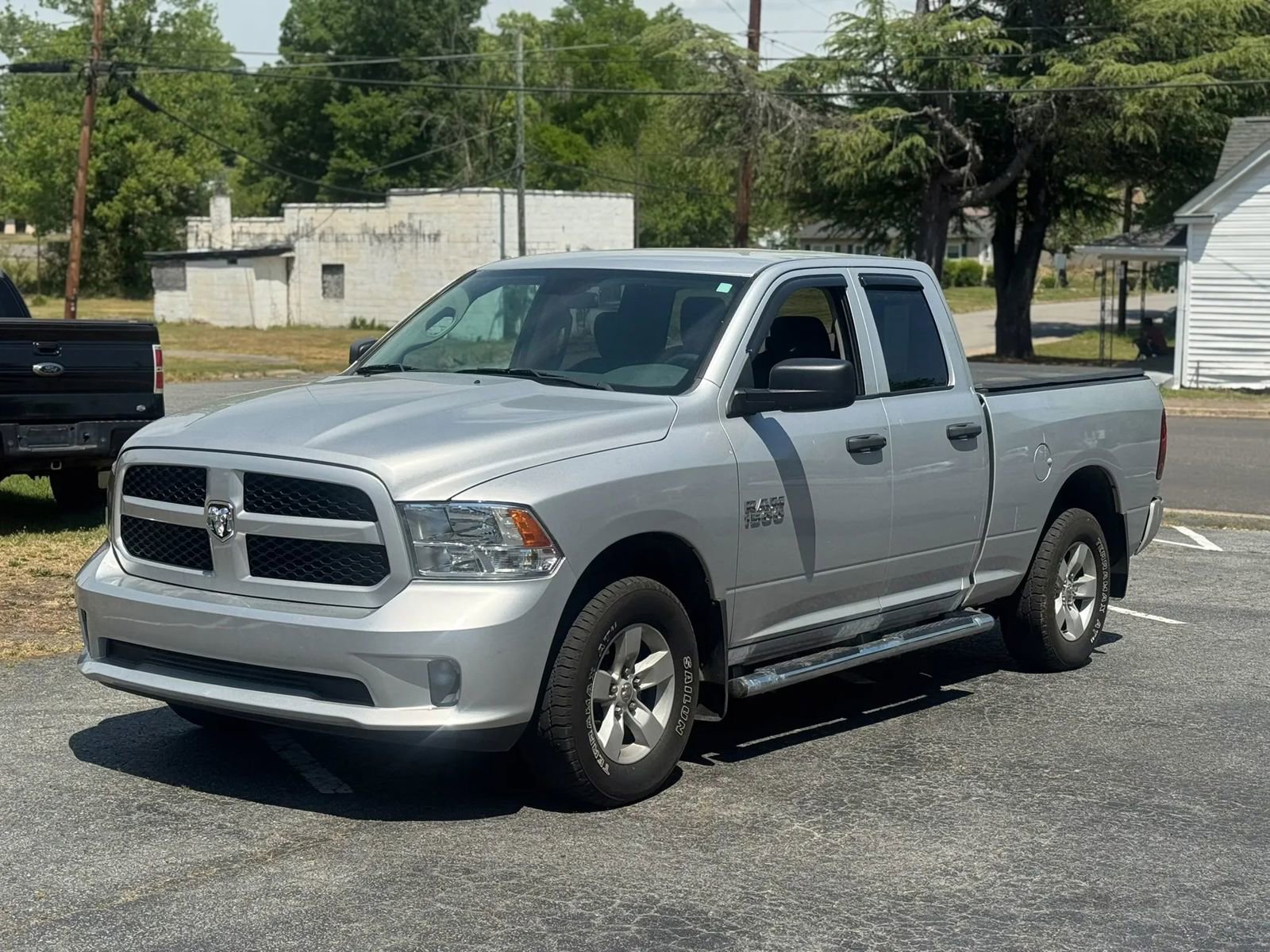 Used 2018 RAM 1500 Express AWD/4WD image 1