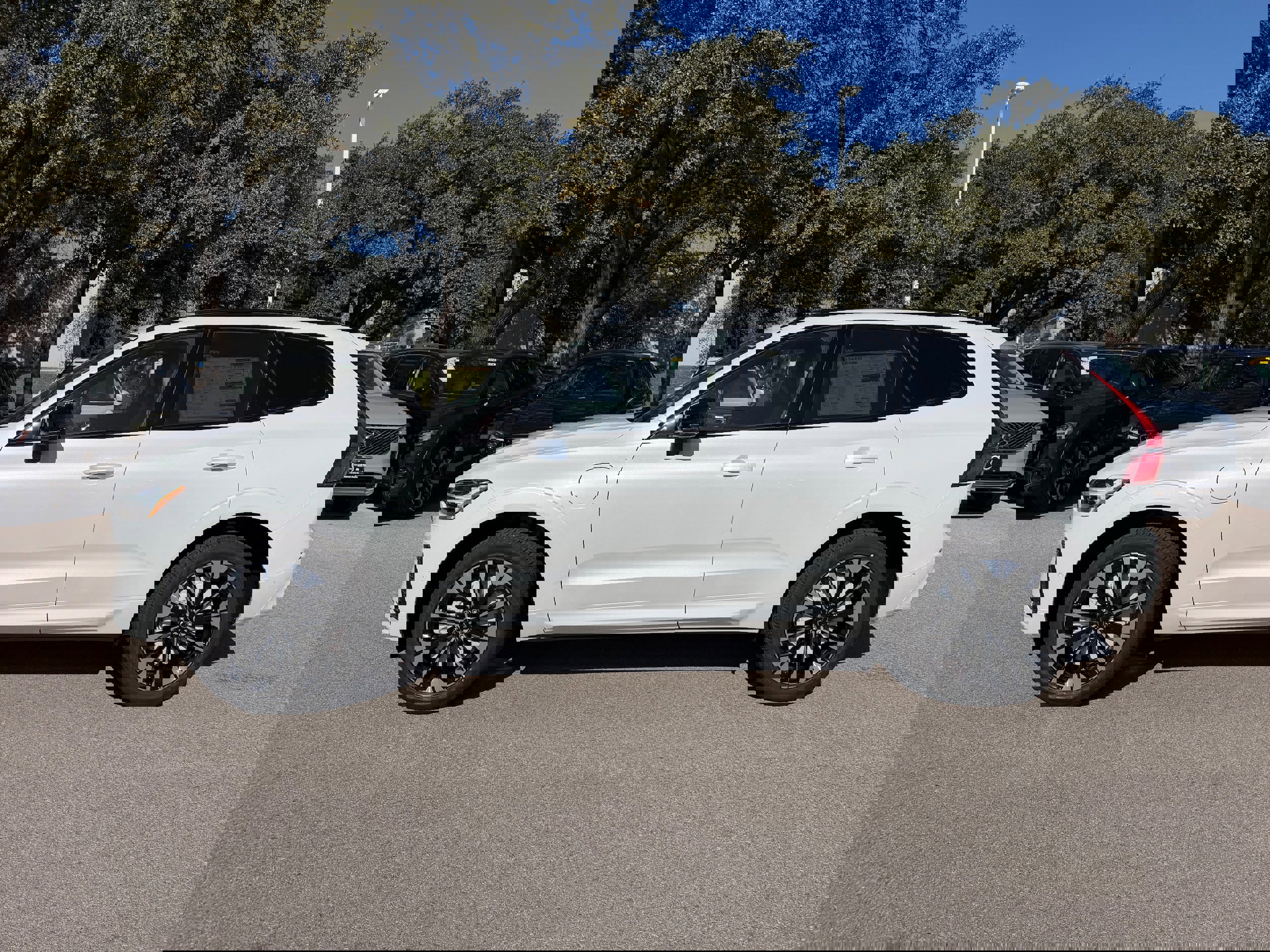 New 2026 Volvo XC60 T8 Plus w/ Protection Package Premier image 3