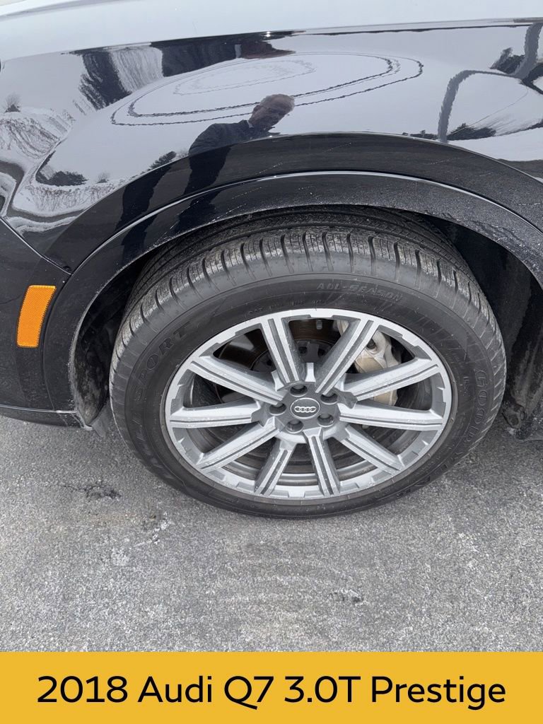 Used 2018 Audi Q7 3.0T Prestige image 2