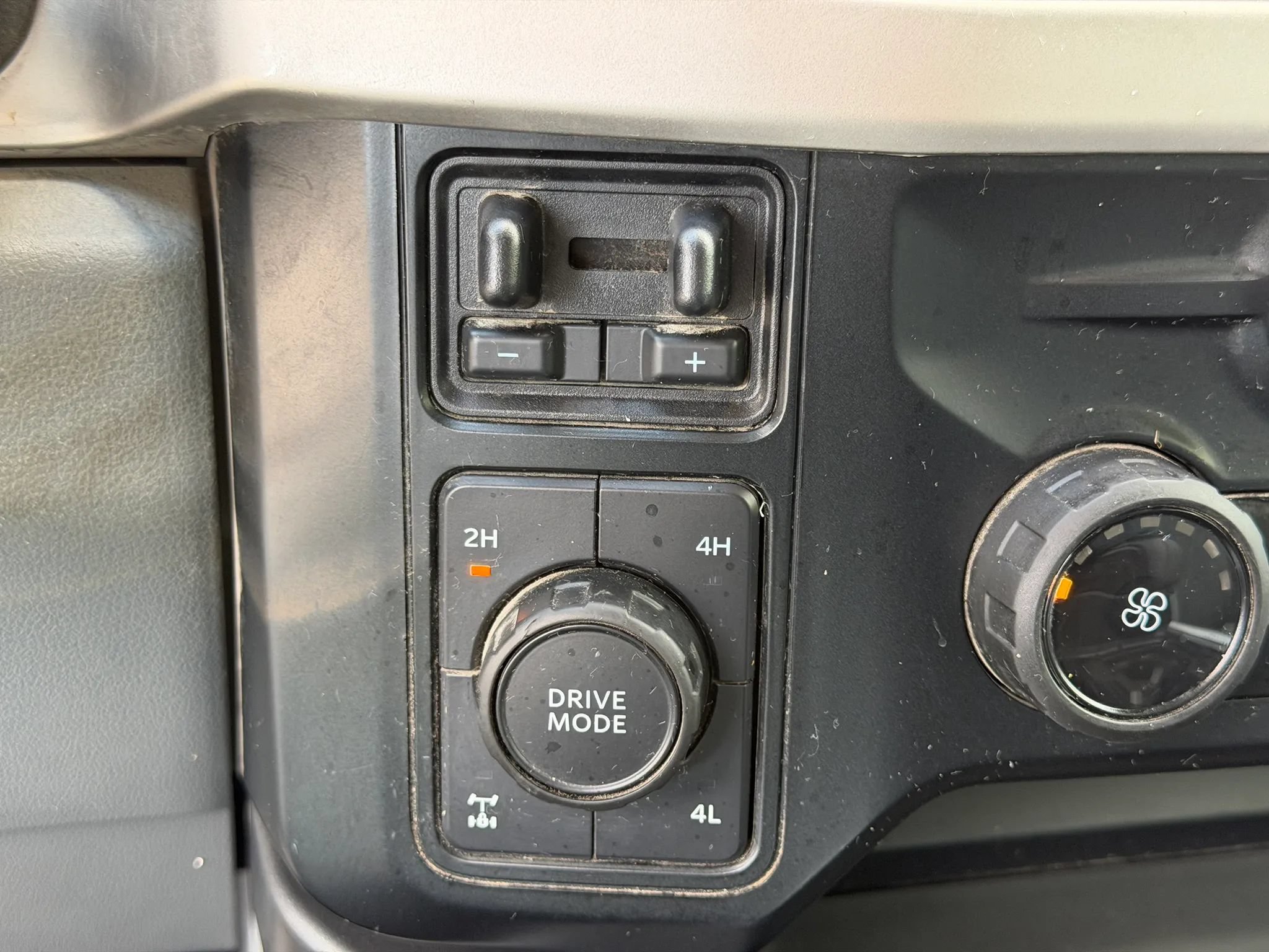 Used 2023 Ford F250 XLT w/ FX4 Off-Road Package AWD/4WD image 14