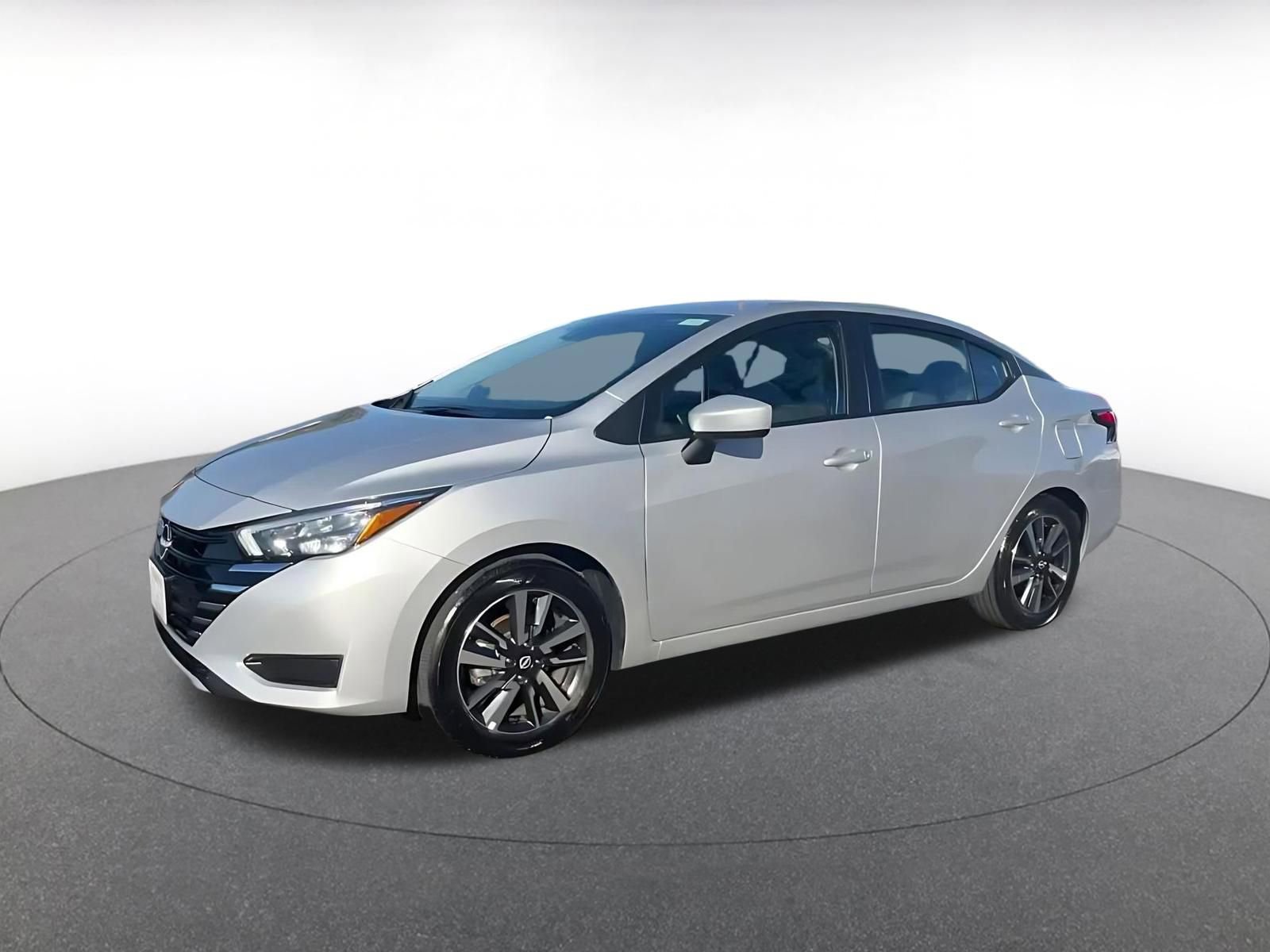 Used 2025 Nissan Versa SV FWD image 8