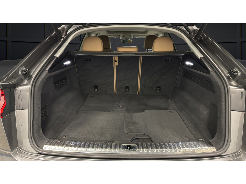 Used 2019 Audi Q8 Prestige w/ Towing Package AWD/4WD image 27