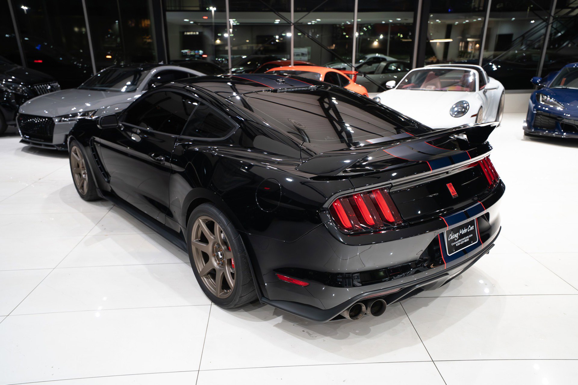 Used 2019 Ford Mustang Shelby GT350R w/ GT350R Equipment Group 920A RWD image 2