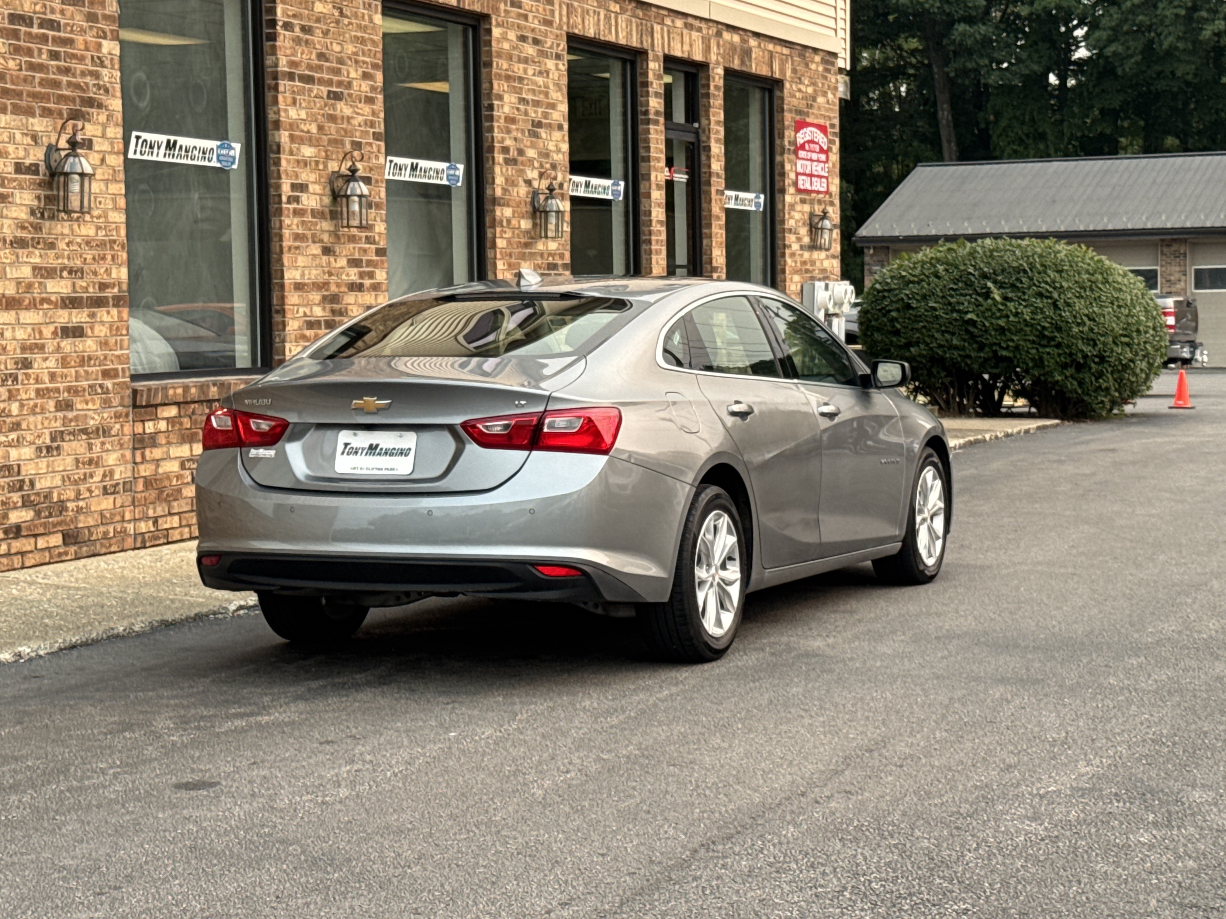 Used 2024 Chevrolet Malibu LT FWD image 5