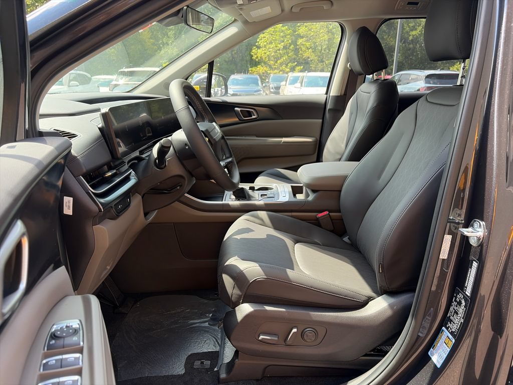 New 2027 Kia Carnival FWD image 14