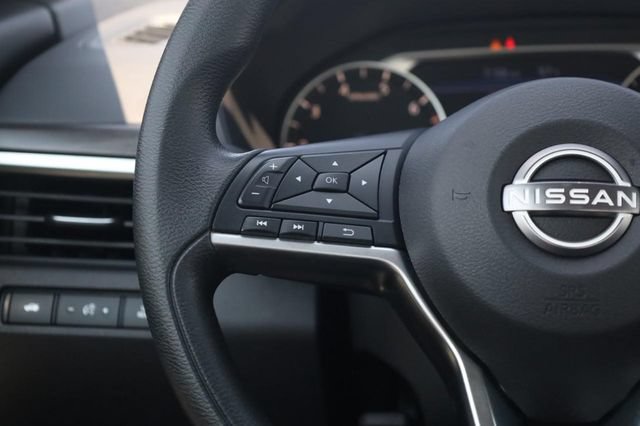 Used 2024 Nissan Altima 2.5 SV FWD image 10