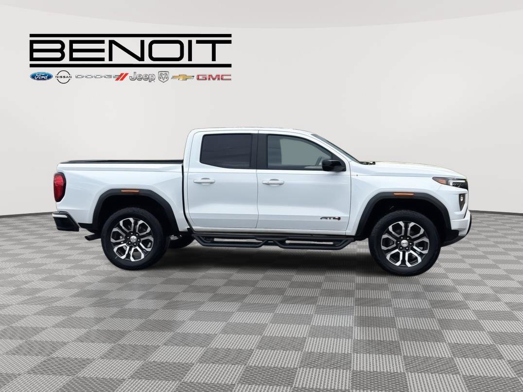 Used 2024 GMC Canyon AT4 w/ AT4 Premium Package AWD/4WD image 4