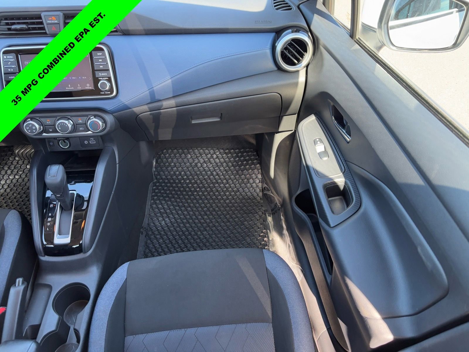 Used 2025 Nissan Versa SV image 15