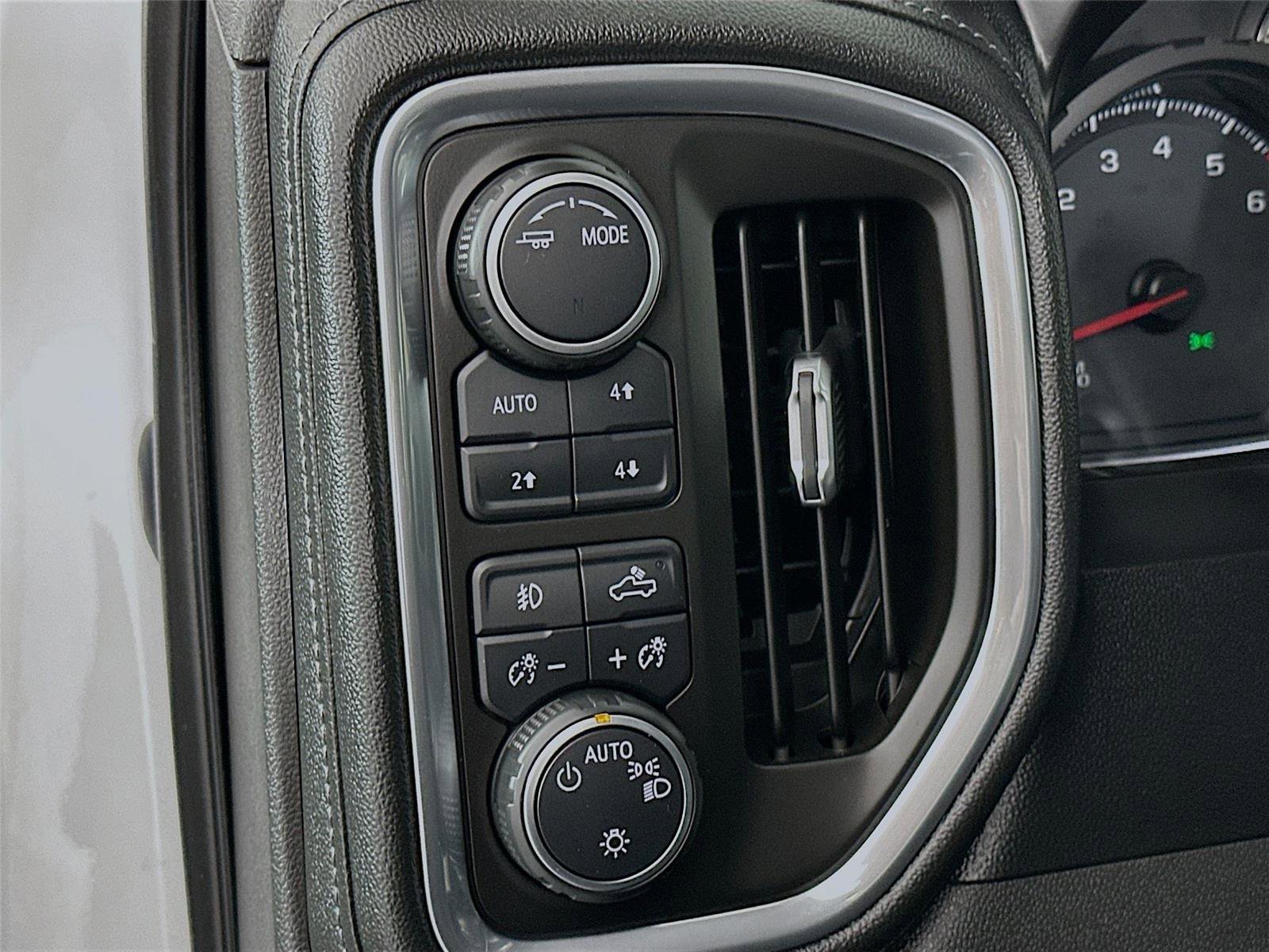 Used 2020 Chevrolet Silverado 1500 LT Trail Boss image 10