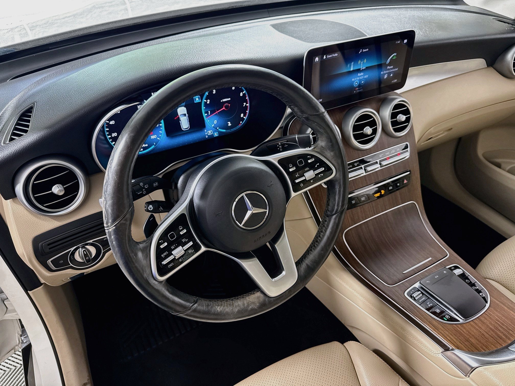 Used 2021 Mercedes-Benz GLC 300 4MATIC image 21