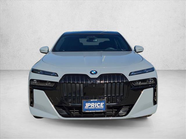 Used 2023 BMW i7 xDrive60 w/ Executive Package 2 AWD/4WD image 2
