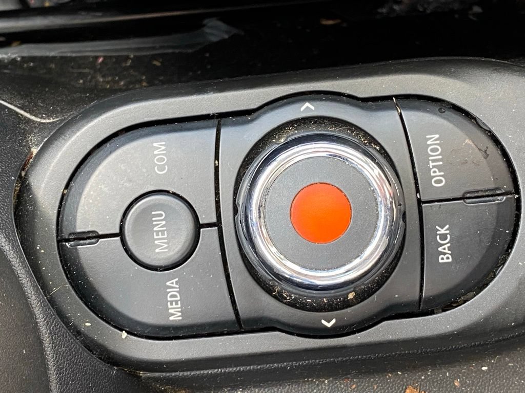Used 2021 MINI Cooper 2-Door Hardtop FWD image 19