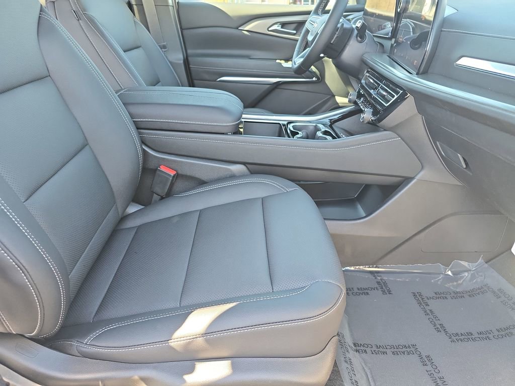 New 2026 Chevrolet Traverse LT w/ Sun and Wheel Package FWD image 10
