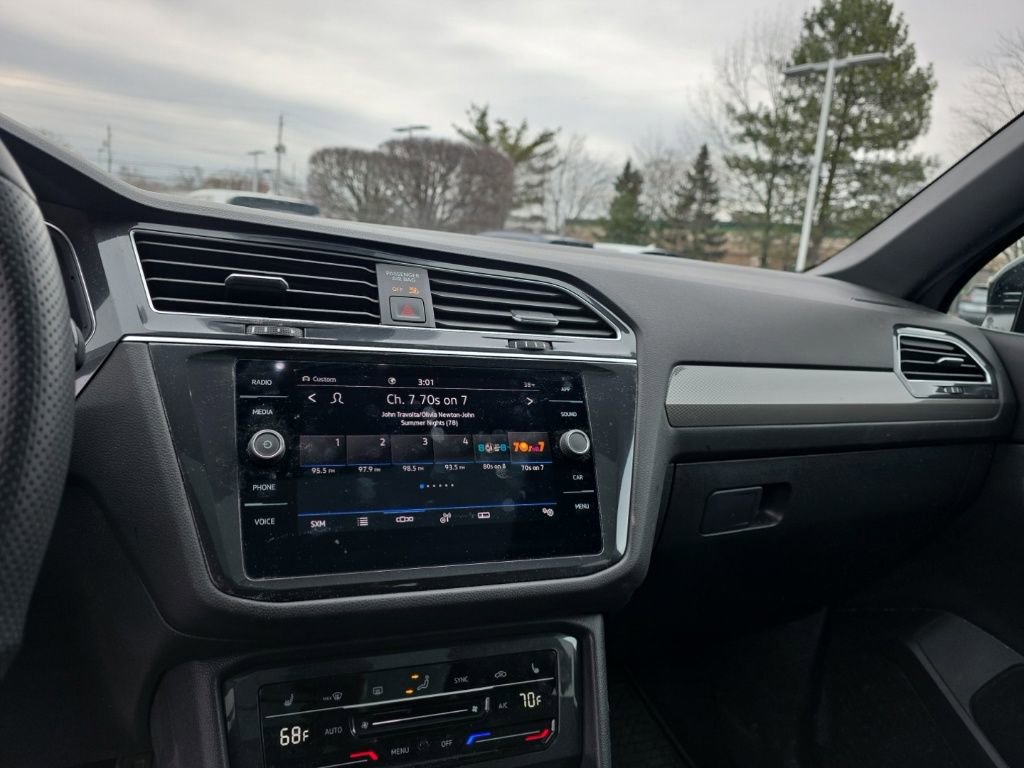 Used 2024 Volkswagen Tiguan SE R-Line image 18