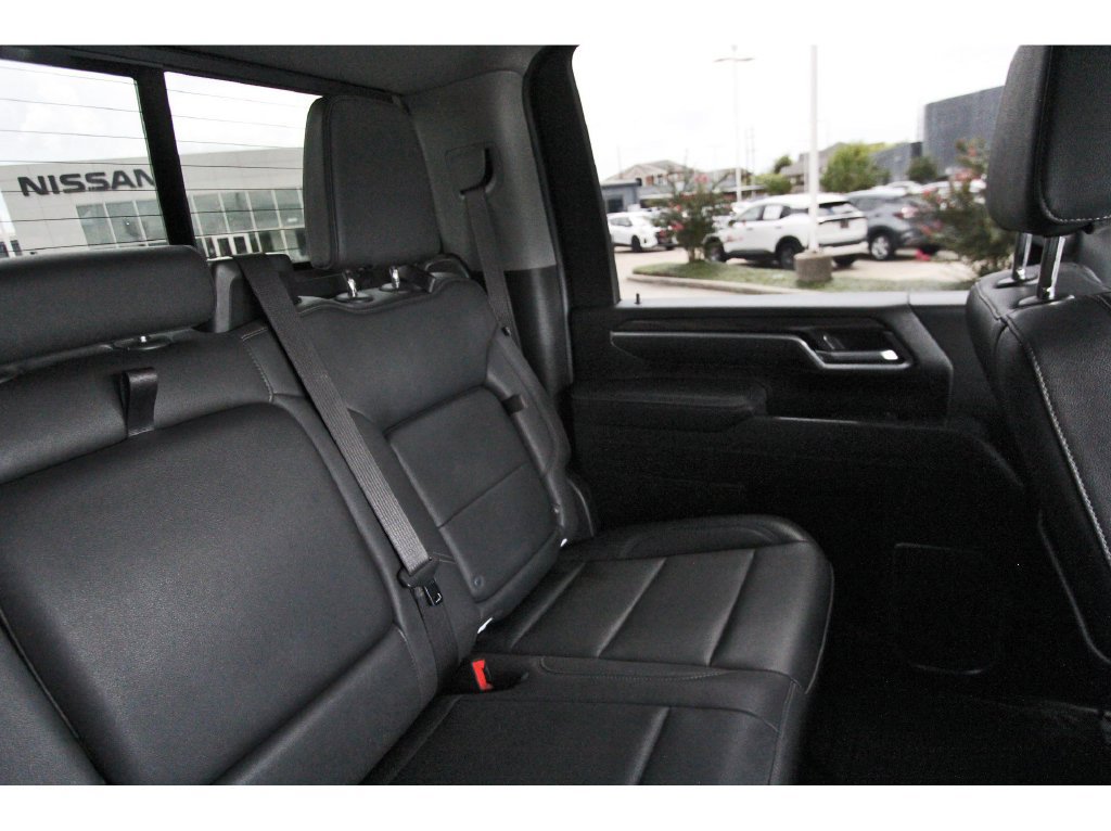 Used 2025 Chevrolet Silverado 2500 LTZ w/ LTZ Convenience Package AWD/4WD image 12